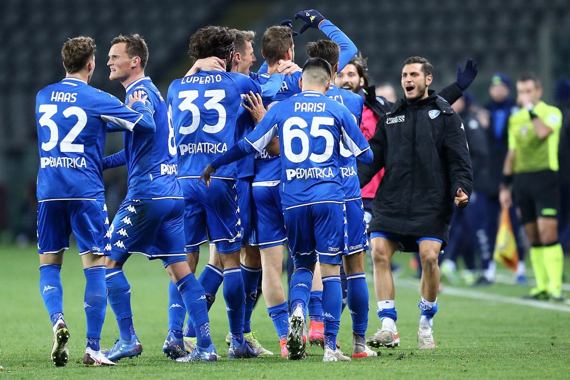 巴拿马附近海域发生沉船事故致1名女童遇难.